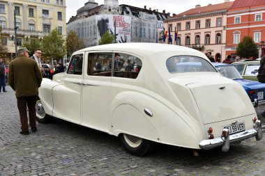 Beyaz Austin Prensesi İngiliz klasik arabası