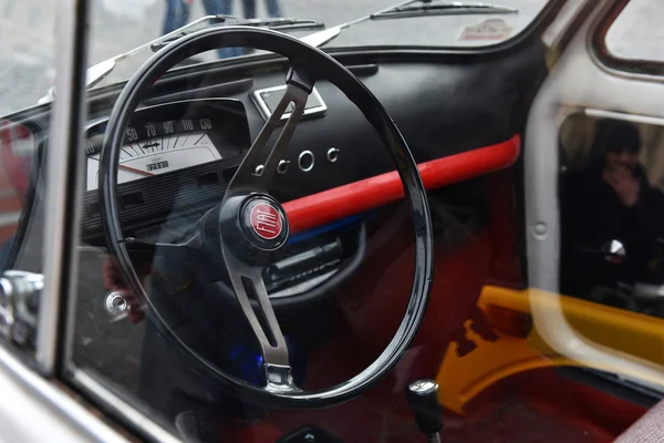 Volante de un coche Fiat vintage — Foto de Stock