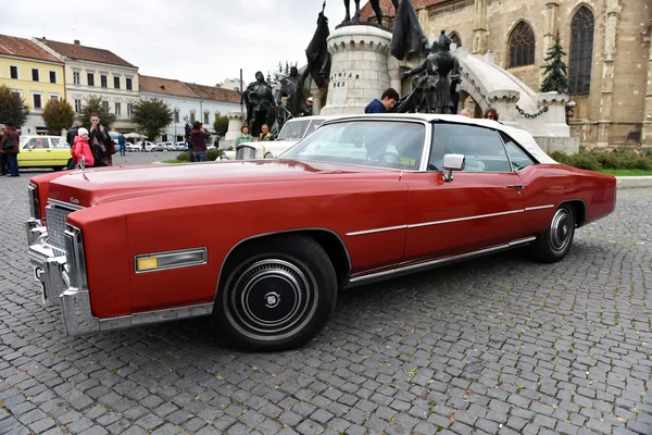 Amerikan kırmızı Caddilac, Caddy vintage araba — Stok fotoğraf