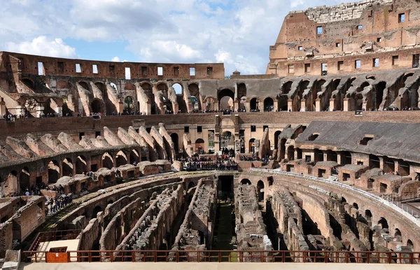 Colosseum amfi tiyatro. Roma, İtalya — Stok fotoğraf
