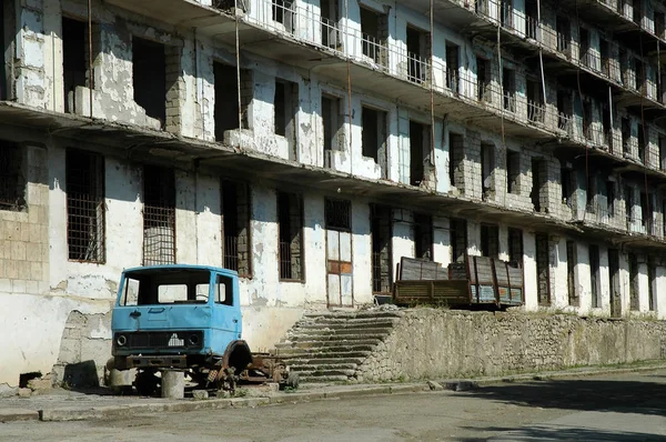 Bombardment building ruins in Nagorno Karabakh — Stock Photo, Image