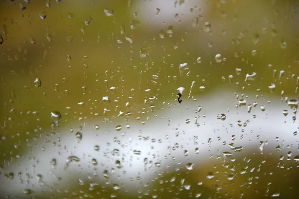 Gota de lluvia en la ventana — Foto de Stock