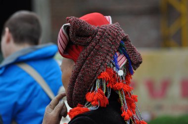 Kırmızı Dao kırmızı Türban kadınla. Sa Pa, Kuzey Vietnam