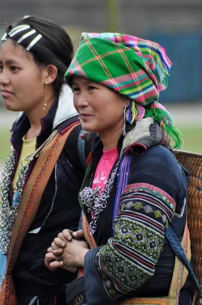 Mulher Hmong (minoria chinesa) em Sapa, Vietnã — Fotografia de Stock
