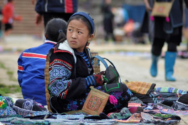 Mulher Hmong (minoria chinesa) em Sapa, Vietnã — Fotografia de Stock