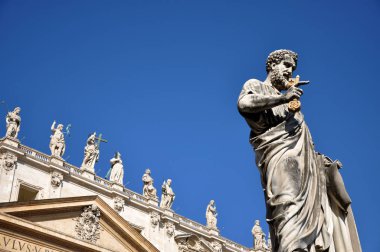 Piazza San Pietro, Vatikan Saint Peter heykeli