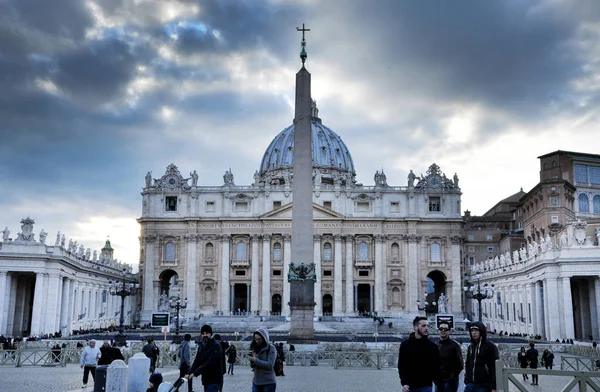 Saint Peter bazilika a Vatikán — Stock Fotó