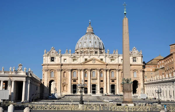 Saint Peter Basilica Vatikaanissa — kuvapankkivalokuva