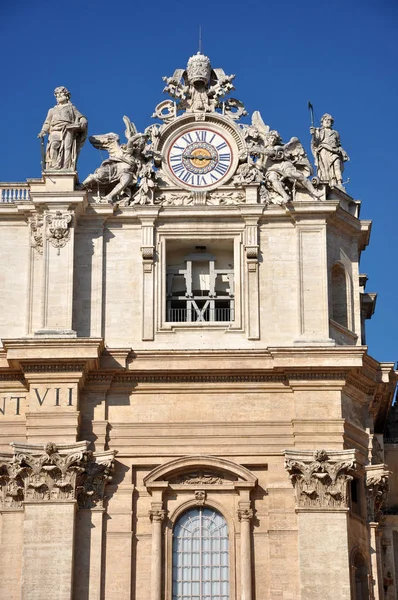Detalles arquitectónicos de la basílica de San Pietro, Vaticano — Foto de Stock
