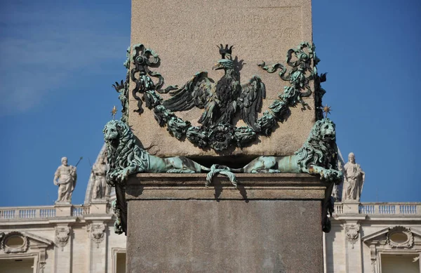 Detalhes arquitetônicos da Basílica de San Pietro, Vaticano — Fotografia de Stock