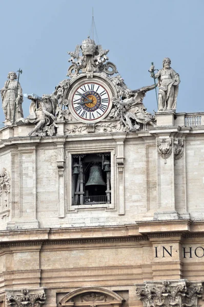 San Pietro Bazilikası Vatikan üzerinde mimari detaylar — Stok fotoğraf