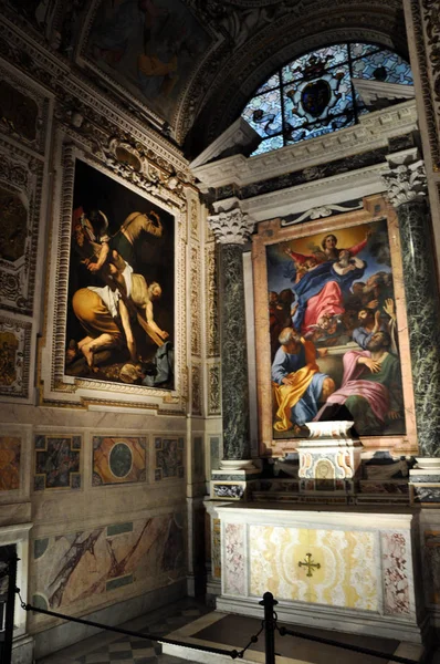 Pinturas de Caravaggio y Carracci en la Capilla Cerasi. Basílica de — Foto de Stock