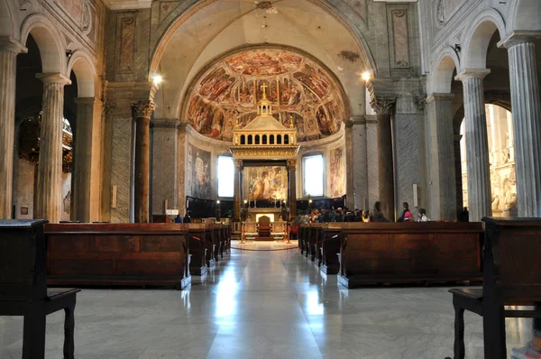 Kościół San Pietro in Vincoli. Z: Rzym — Zdjęcie stockowe