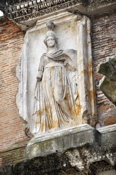 Beeldhouwwerk van Minerva in Rome, Italië — Stockfoto