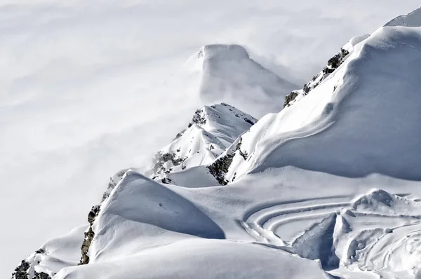 Estância de esqui nos alpes — Fotografia de Stock