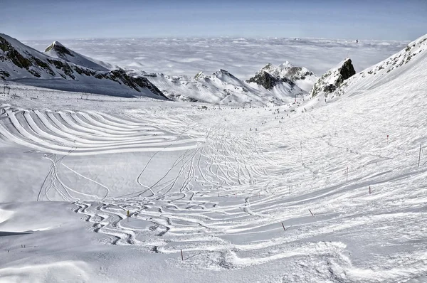 Domaine skiable dans les Alpes — Photo