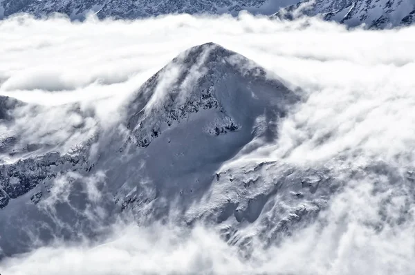 阿尔卑斯山滑雪胜地 — 图库照片