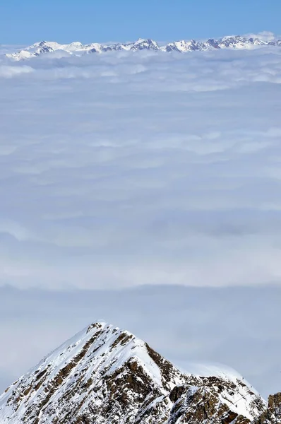 Ośrodek narciarski w Alpach — Zdjęcie stockowe