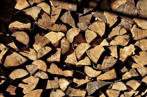 Chopped firewood. Natural background pattern — Stock Photo, Image