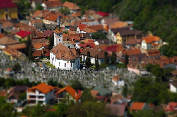 Widok na średniowieczne miasto europejskie. Efekt miniatury tilt shift lens — Zdjęcie stockowe