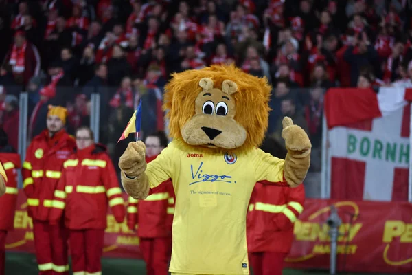 La mascota oficial de la Selección de Fútbol de Rumania — Foto de Stock