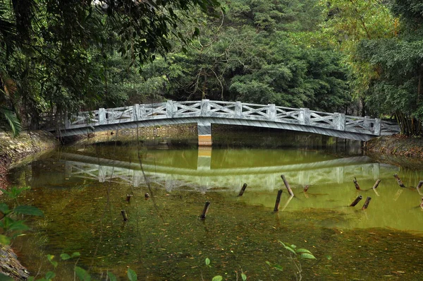 Jezioro mały most japoński — Zdjęcie stockowe