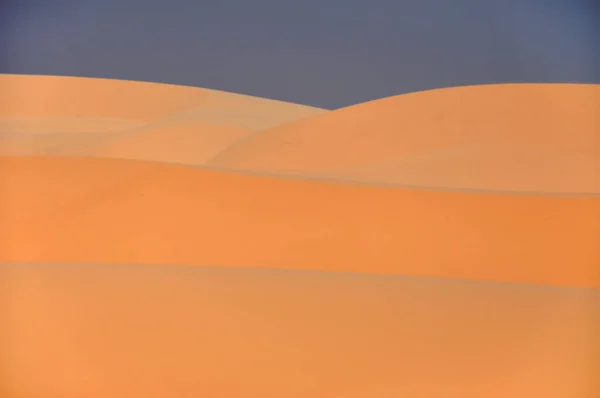 Dunes de sable dans le désert — Photo