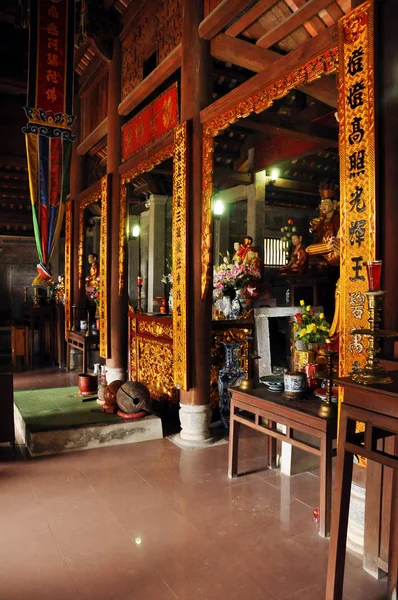 Interiér pagody Bich Dong, Ninh Binh, Vietnam — Stock fotografie