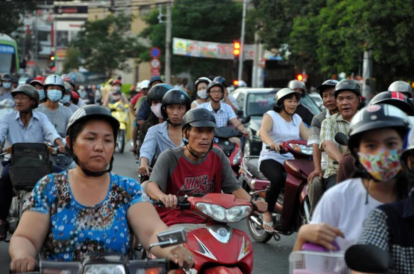 Scooter traffic in Vietnam — Stock Photo, Image