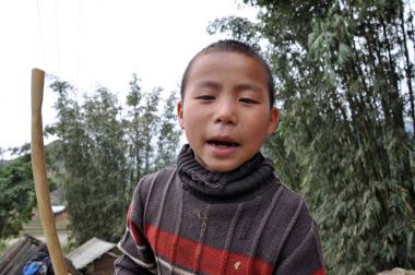 Açık oynayan etnik Hmong azınlık çocukları