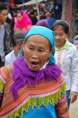 Geleneksel kıyafet Hmong azınlık insanlar. Sa Pa, Kuzey Vietnam