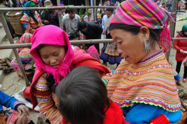 Geleneksel kıyafet Hmong azınlık insanlar. Sa Pa, Kuzey Vietnam