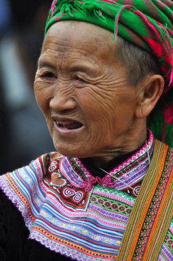 Geleneksel kıyafet Hmong azınlık insanlar. Sa Pa, Kuzey Vietnam