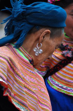 Geleneksel kıyafet Hmong azınlık insanlar. Sa Pa, Kuzey Vietnam