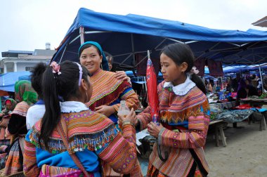 Geleneksel kıyafet Hmong azınlık insanlar. Sa Pa, Kuzey Vietnam