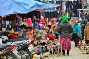 Geleneksel kıyafet Hmong azınlık insanlar. Sa Pa, Kuzey Vietnam