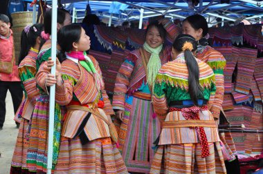 Geleneksel kıyafet Hmong azınlık insanlar. Sa Pa, Kuzey Vietnam