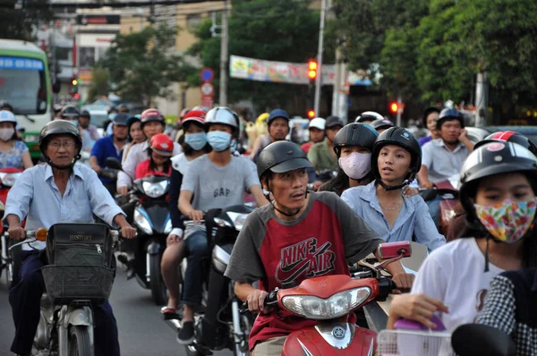 Scooter traffic in Vietnam — Stock Photo, Image