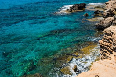 Ayia Napa, Akdeniz kıyısında, Kıbrıs deniz mağaraları