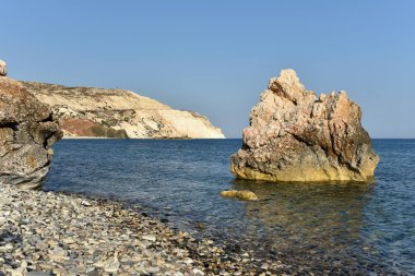 Afrodit kayalıkları geç öğleden sonra ışıklar. Petra tou Roumiu, Cyp