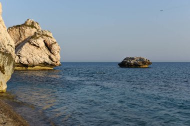 Afrodit kayalıkları geç öğleden sonra ışıklar. Petra tou Roumiu, Cyp