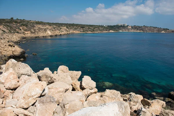 Skalnaté pobřeží Kypru — Stock fotografie
