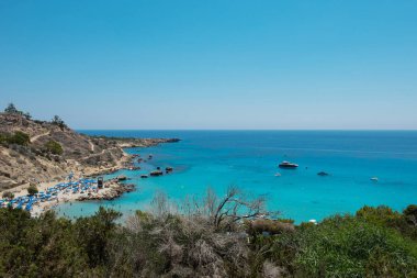 Turist tatil yaz sahilde rahatlatıcı