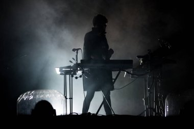 Canlı konser. Sanatçı sahne alanı'ndaki