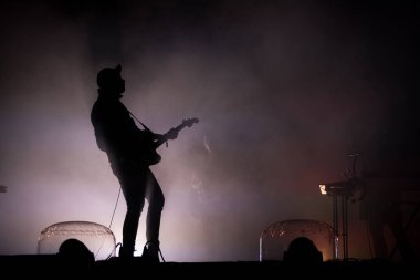Canlı konser. Sanatçı sahne alanı'ndaki