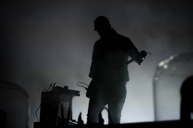 Canlı konser. Sanatçı sahne alanı'ndaki