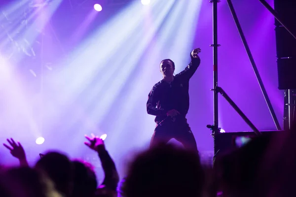 Tommy Cash realizando un show de rap en vivo —  Fotos de Stock