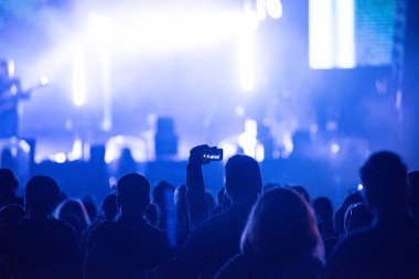 Akıllı telefonlar canlı konser kaydı tutan silah kaldırdı