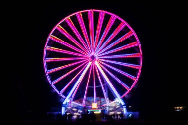 Dev tekerlek, ferris gece bulanık