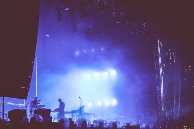 Sahne Alanı'nda bir live show bant